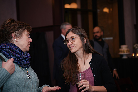 Ellen&S-246