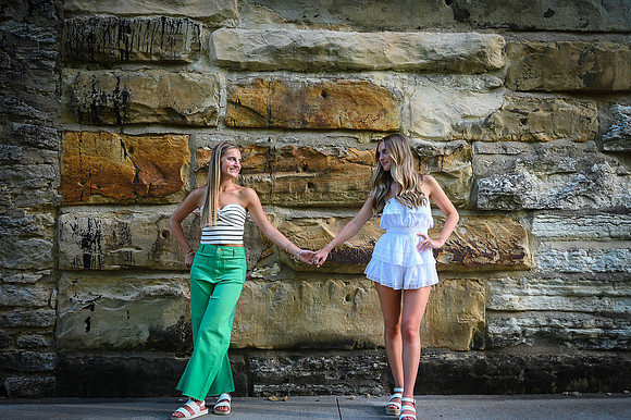 Ftwins2-20324-137